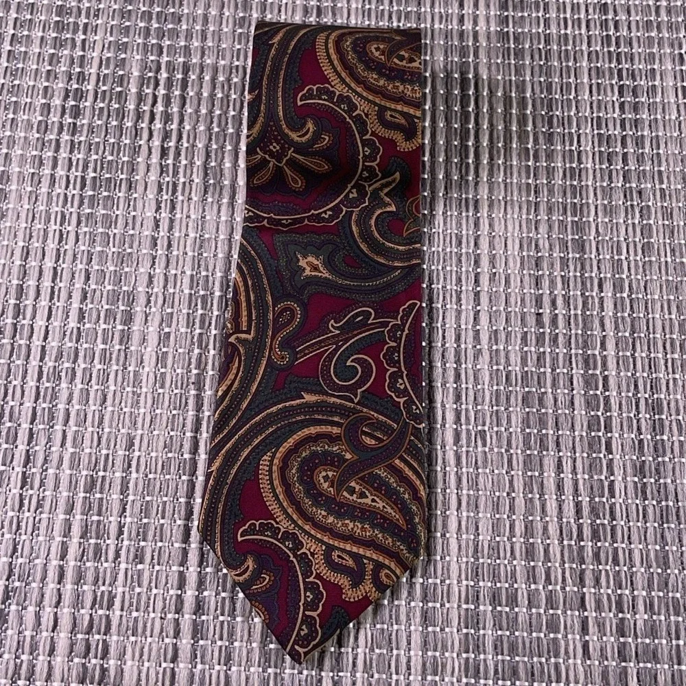 Vtg J.D. Howell Tall Mans Tie Paisley Silk Burgundy Green Gold USA Made 56x3.75